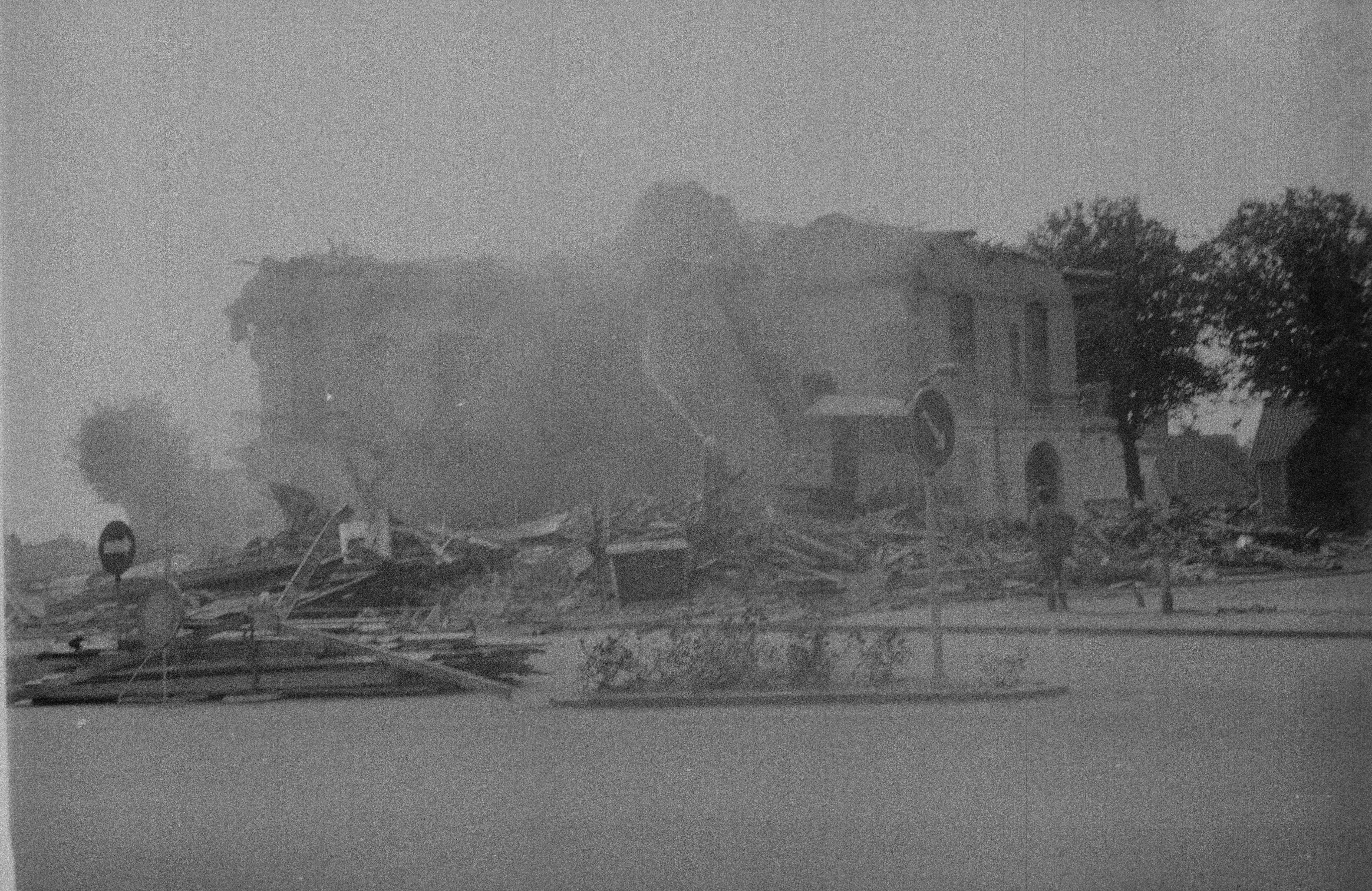 S3_196806-30