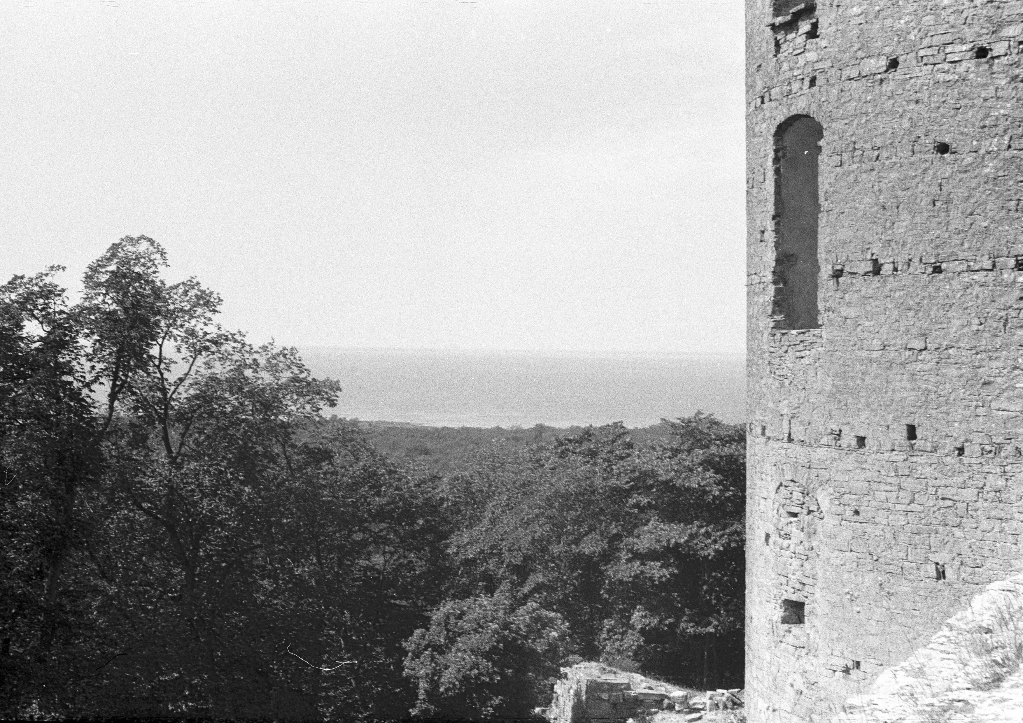 S3_196907-0009