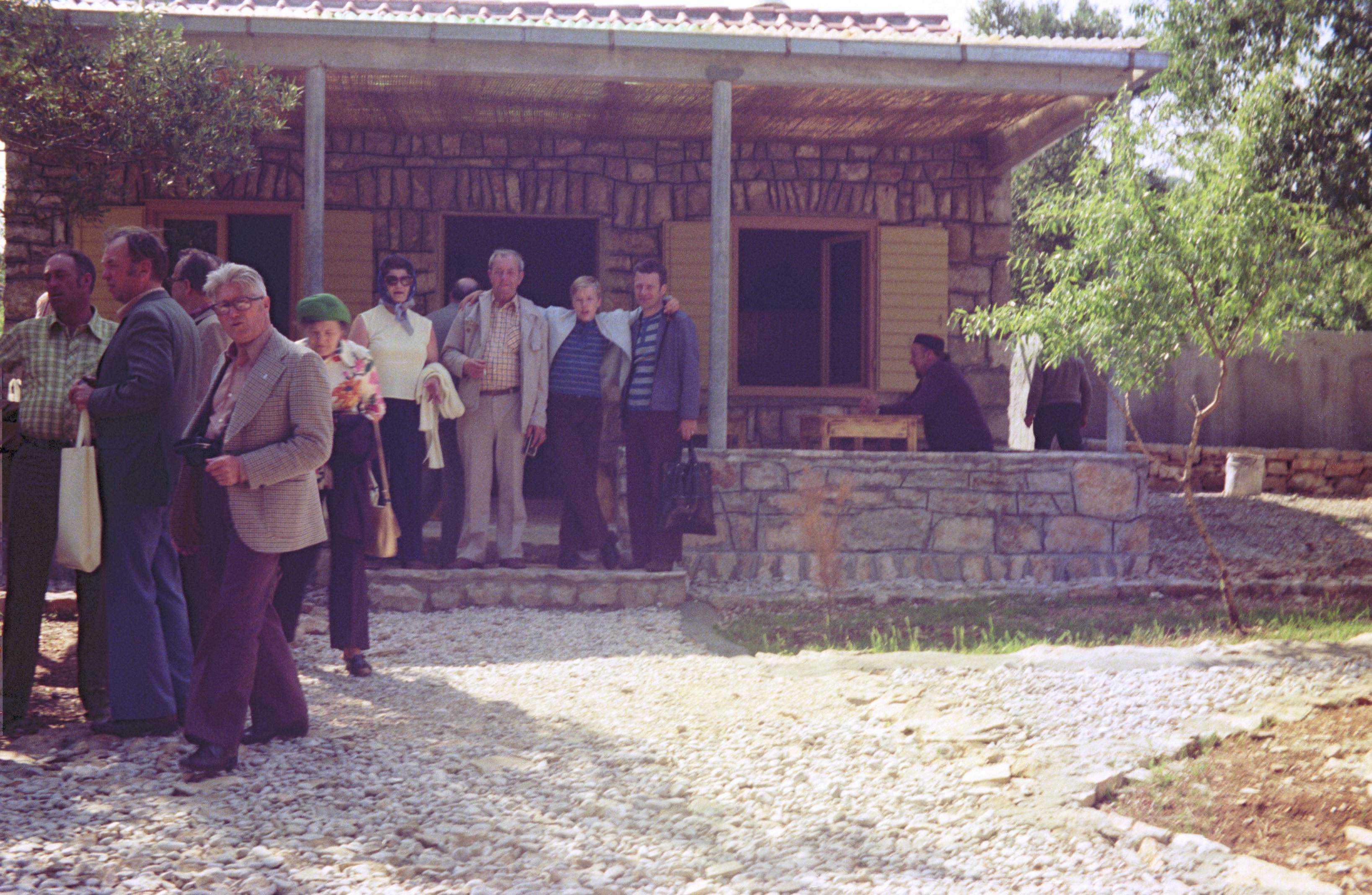 S3_197505-26