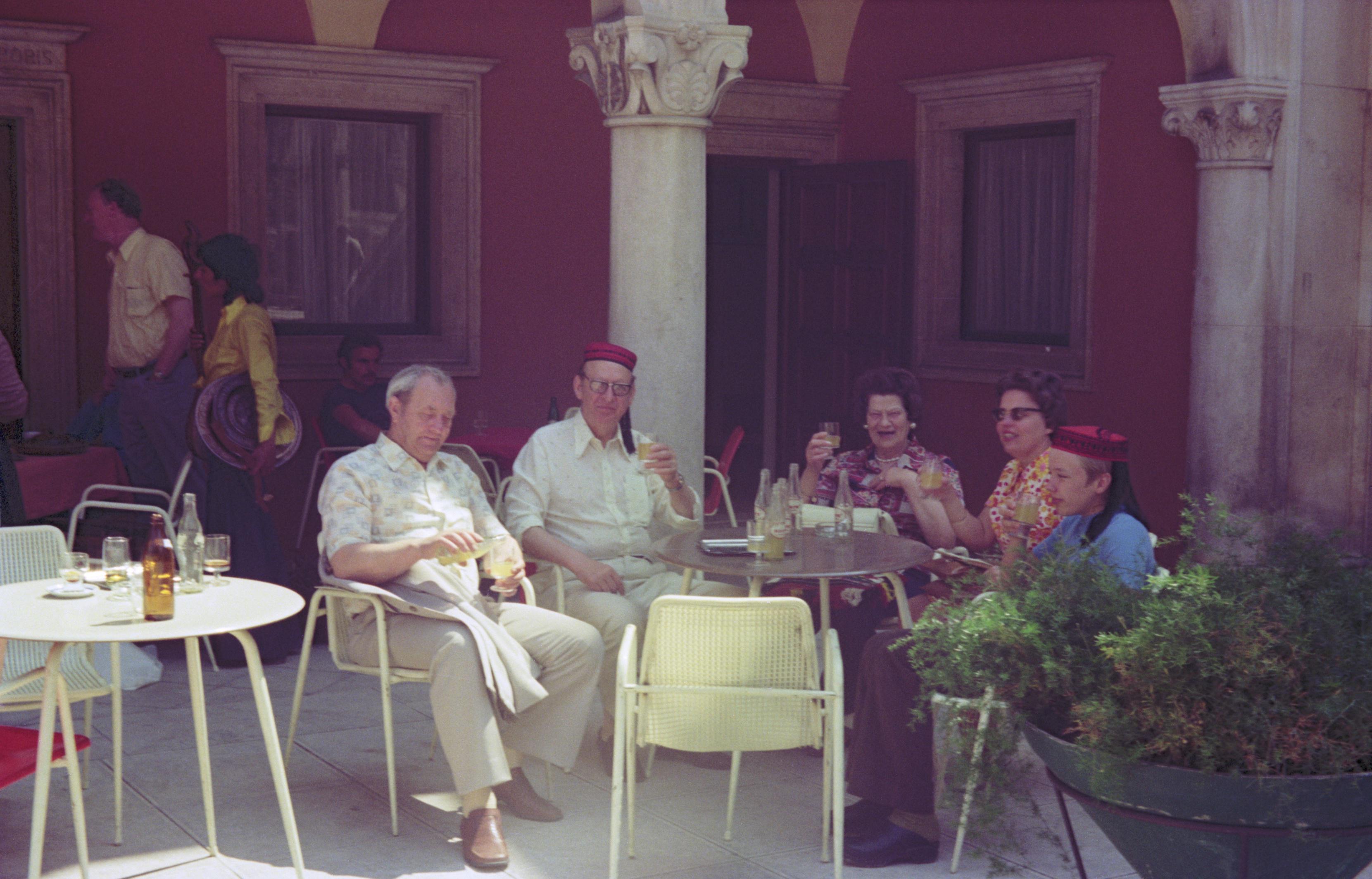 S3_197505-32