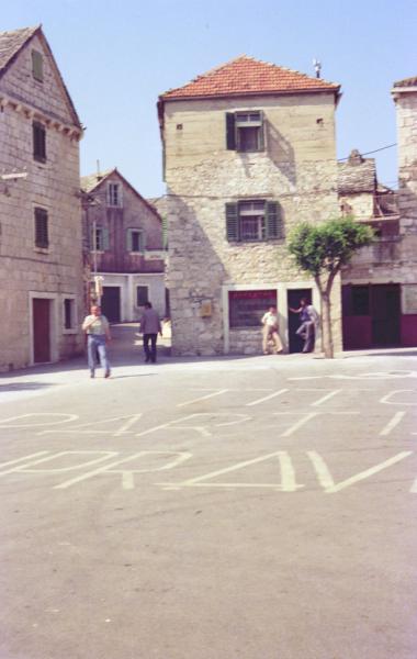 S3_197505-30