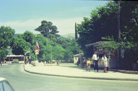 S3_197505-05
