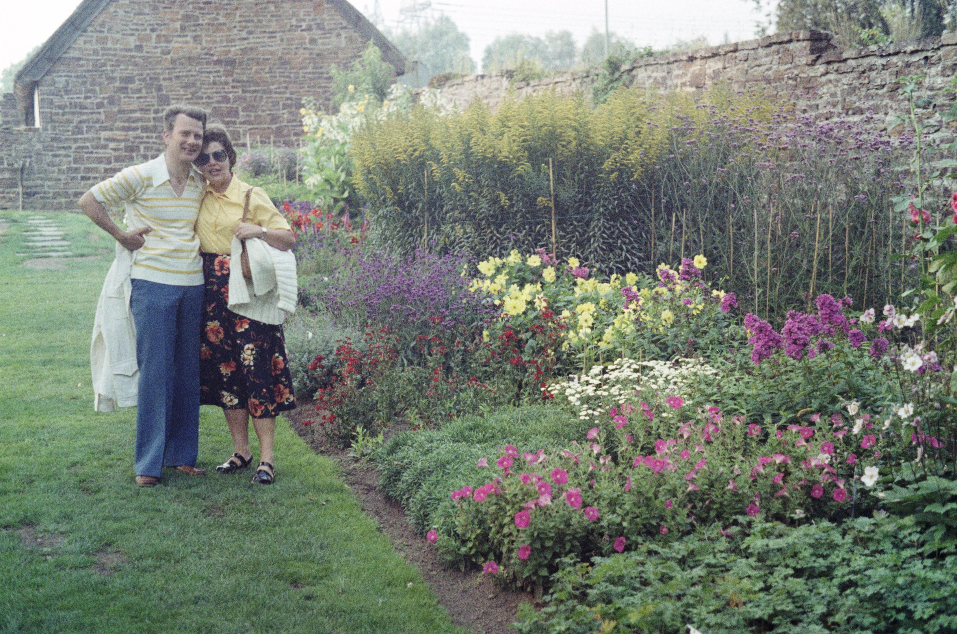 S3_197909-22