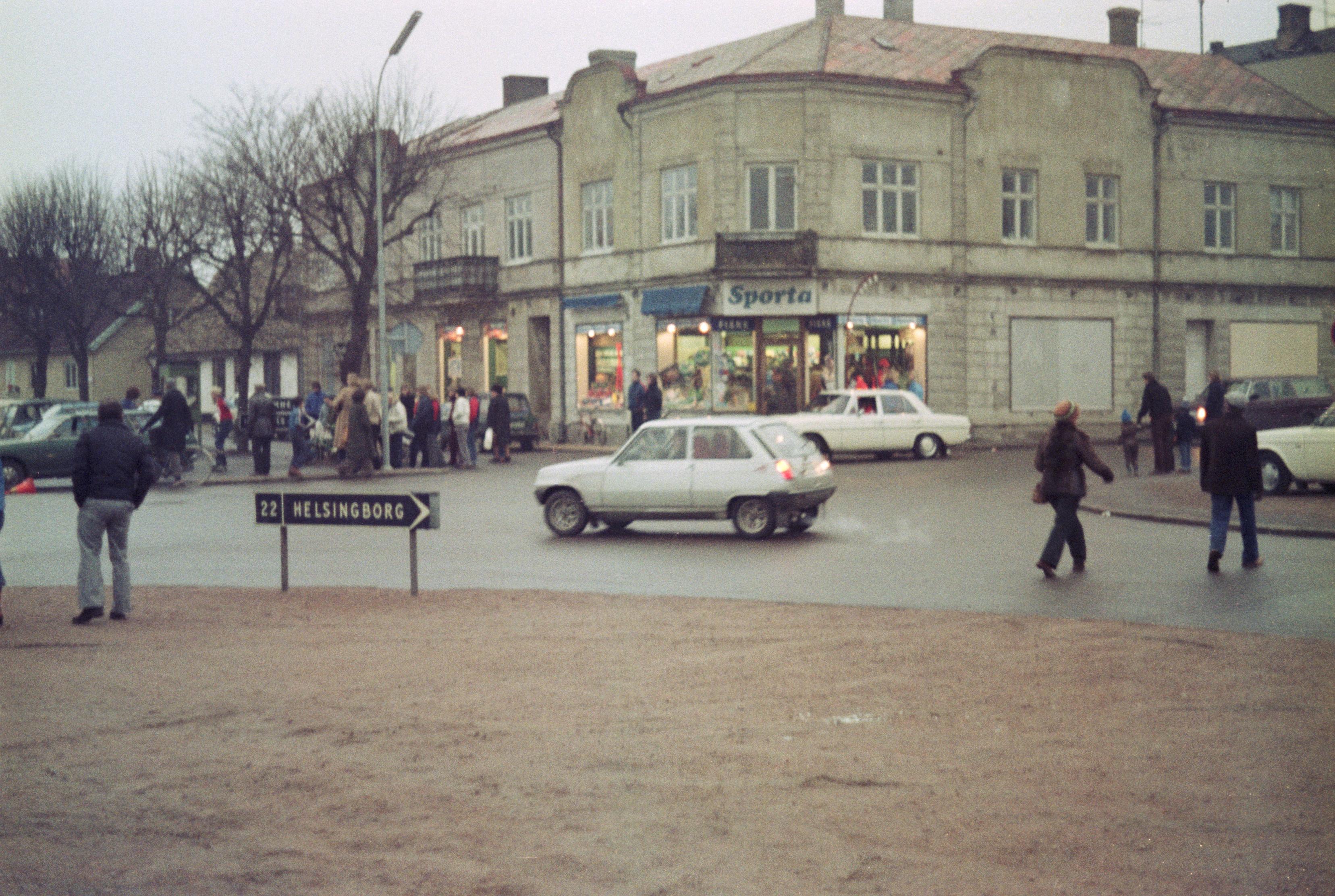 S3_197910-18