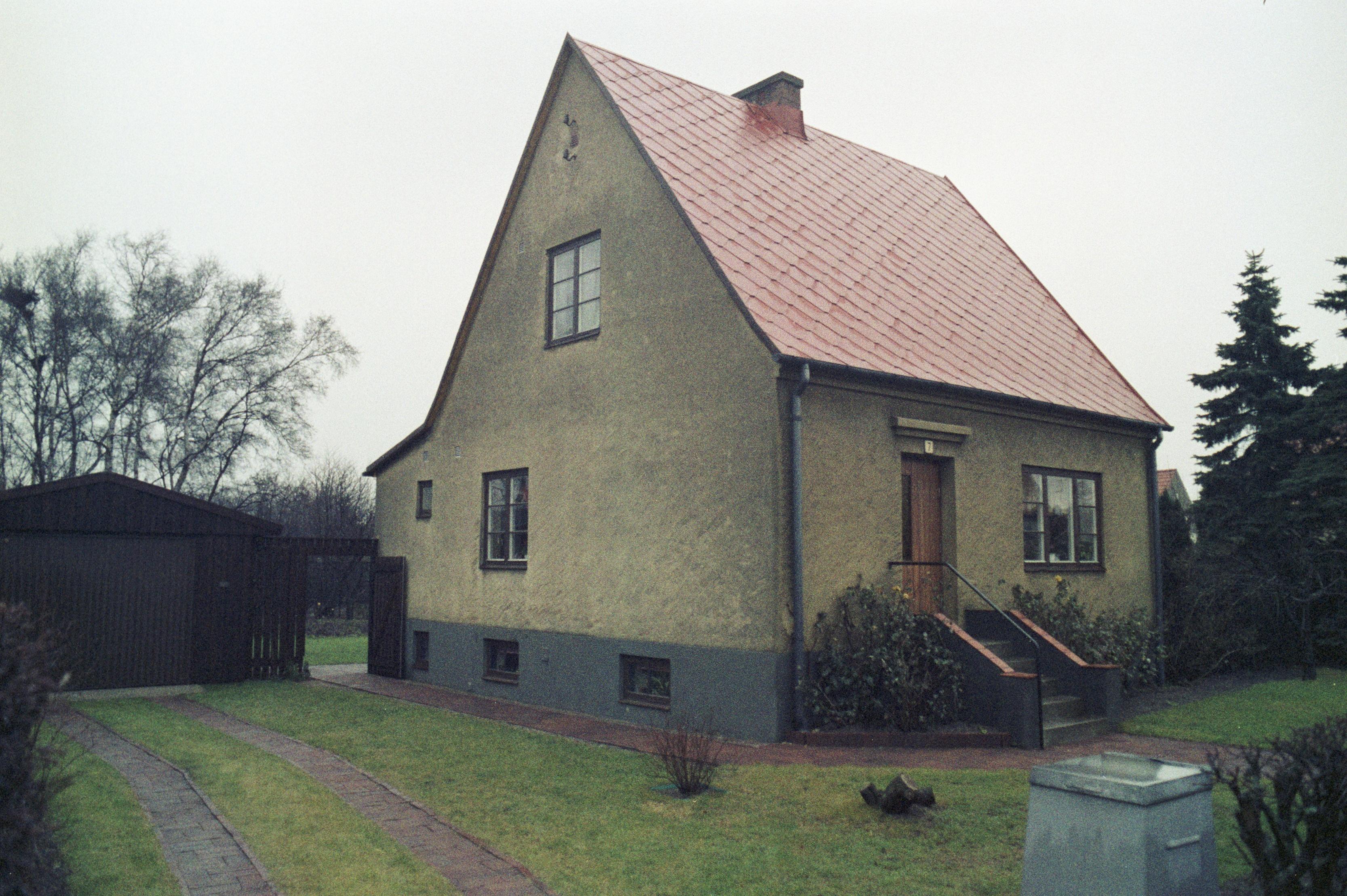 S3_197912-20