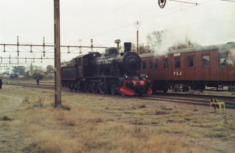 S3_197910-10