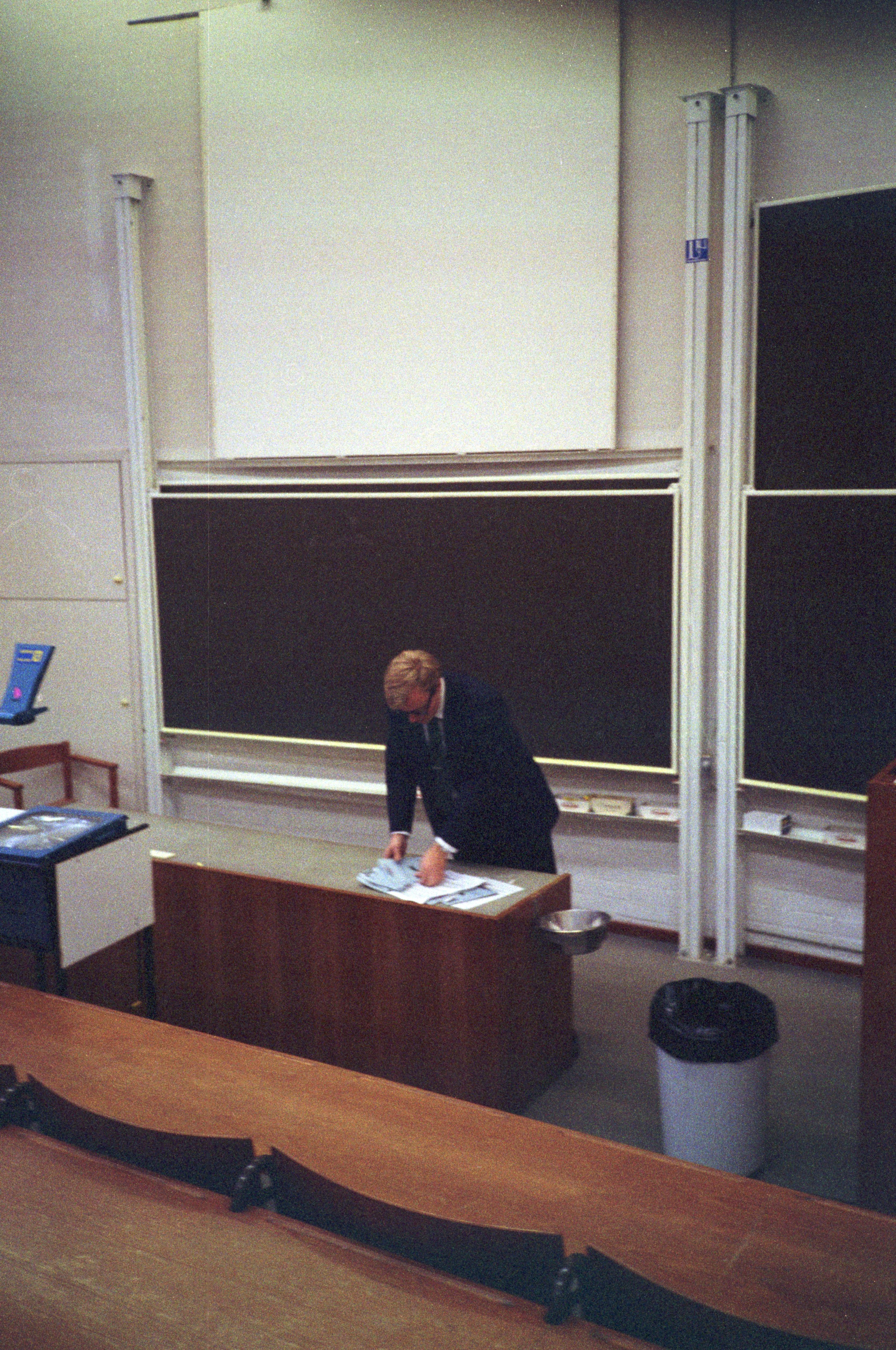 S3_199211-04