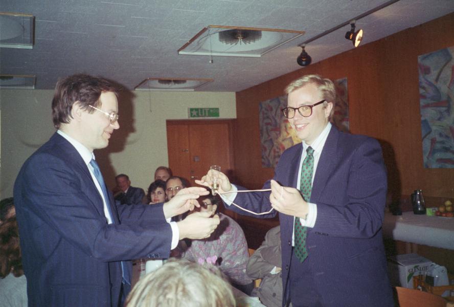 S3_199211-11