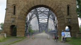 Den gamla bron ver sd-Elbe som numera r cykelbro,
	      Alte Harburger Elbebrcke