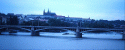 [Prag: Vy med Pragborgen i bakgrunden.]